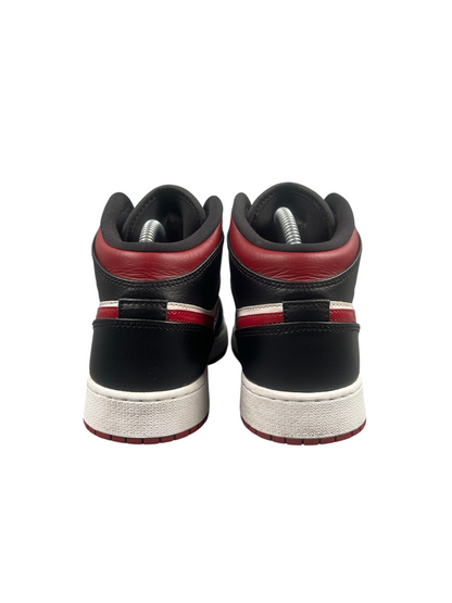 Nike Jordan 1 Mid Bred Toe Black Red Backs