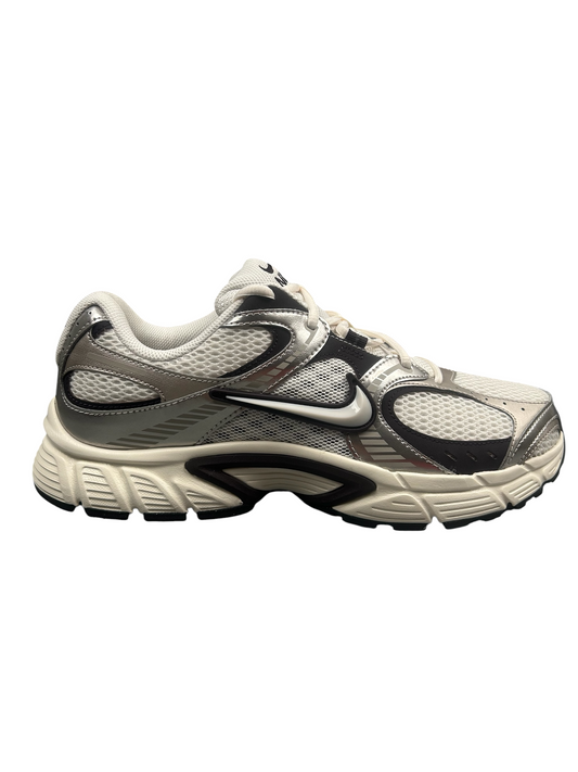 Nike V5 RNR | Phantom / Moon Particle | Size UK 10