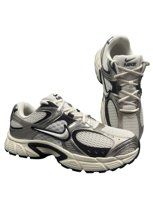 Nike V5 RNR | Phantom / Moon Particle | Size UK 10